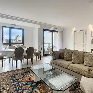 Carlton Riviera Апарт-отель