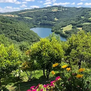 https://auberge-du-lac-mandailles.midi-pyreneeshotels.com